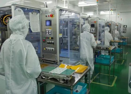 揭秘电子设备加工厂为什么要用机器人？